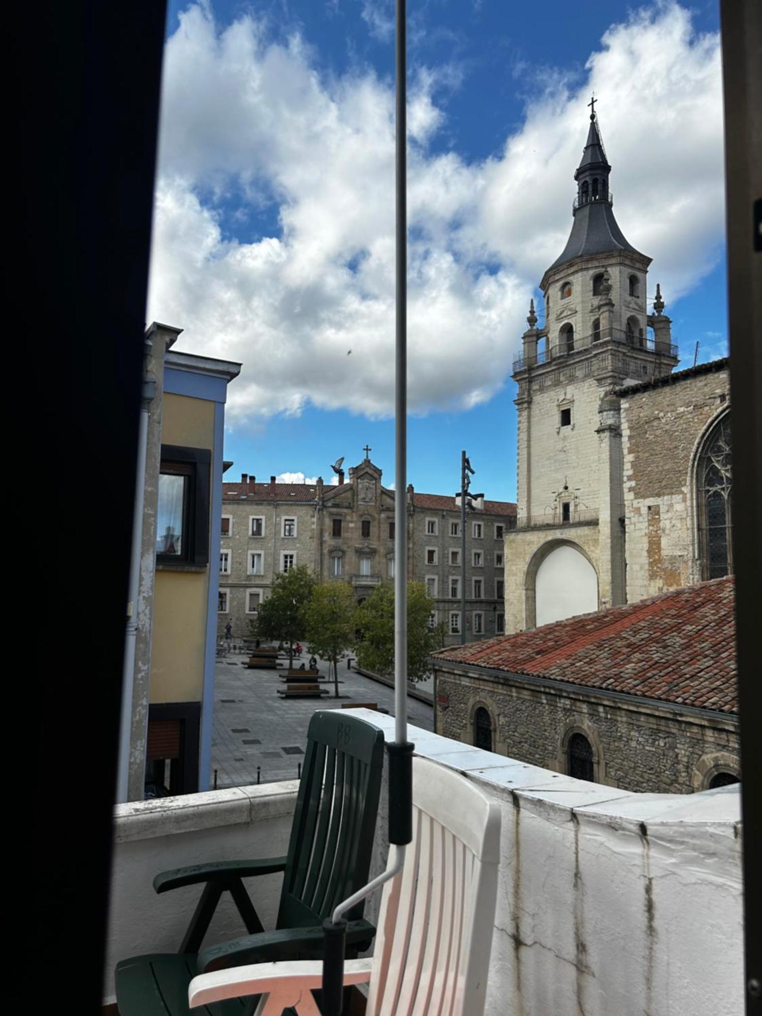 Habitacion Privada En Pleno Centro De Vitoria-Gasteiz Exterior photo
